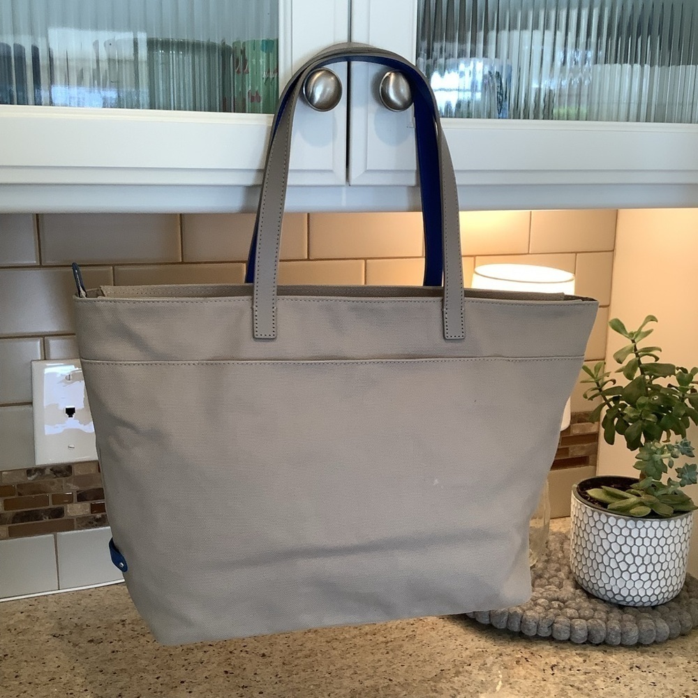 Agnes B. Tan Tote Bag Star Design - Picture 3 of 9